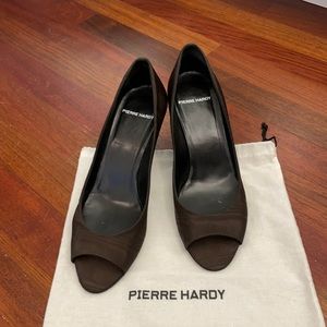 Gorgeous lame Pierre Hardy open toed heels